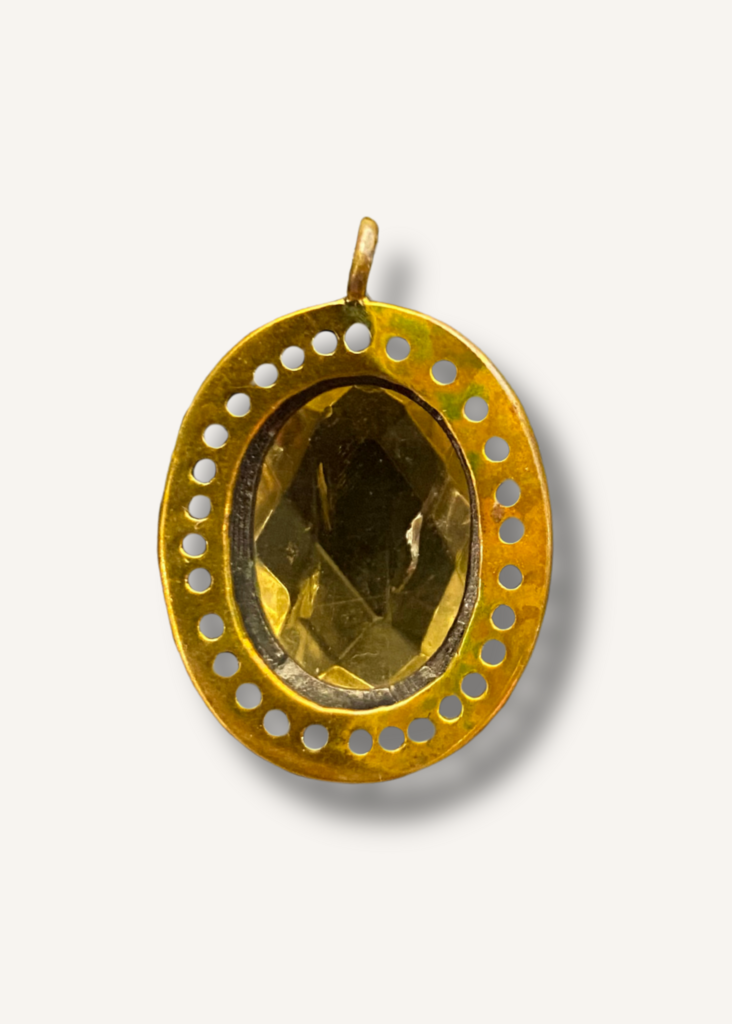 Sajen Oval Pendant