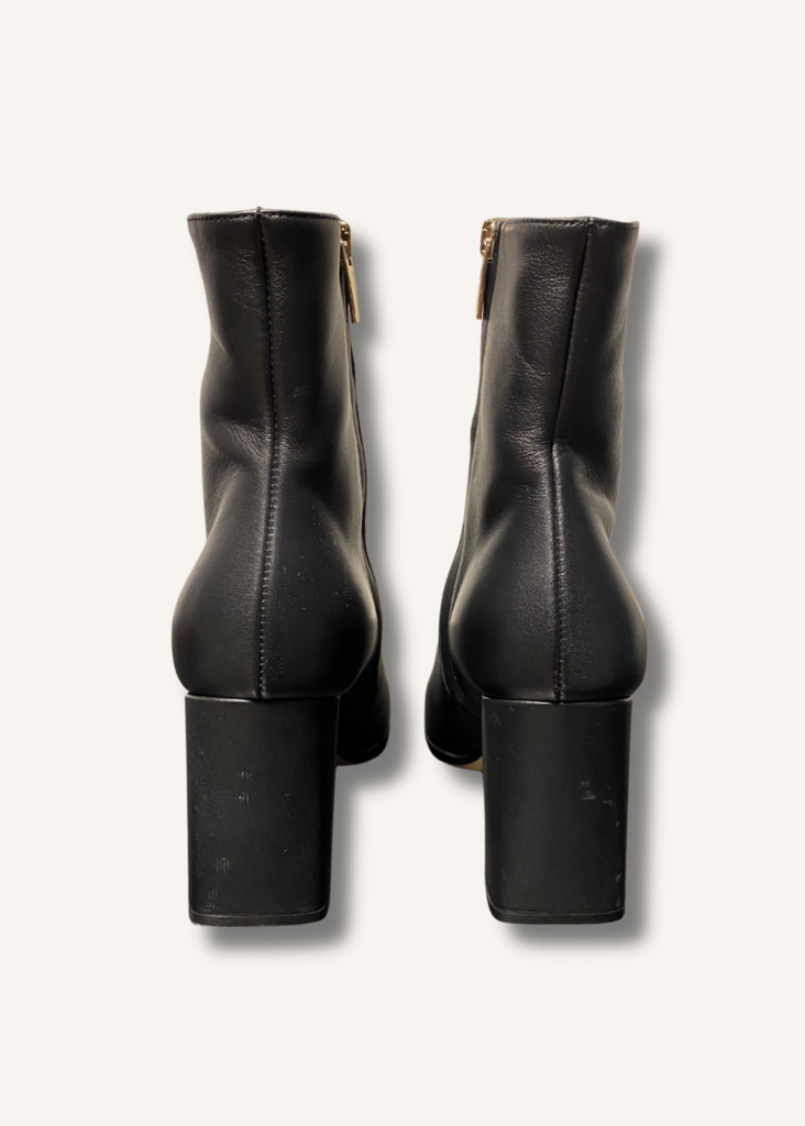 Gianvito Rossi Square Toe Ankle Boot