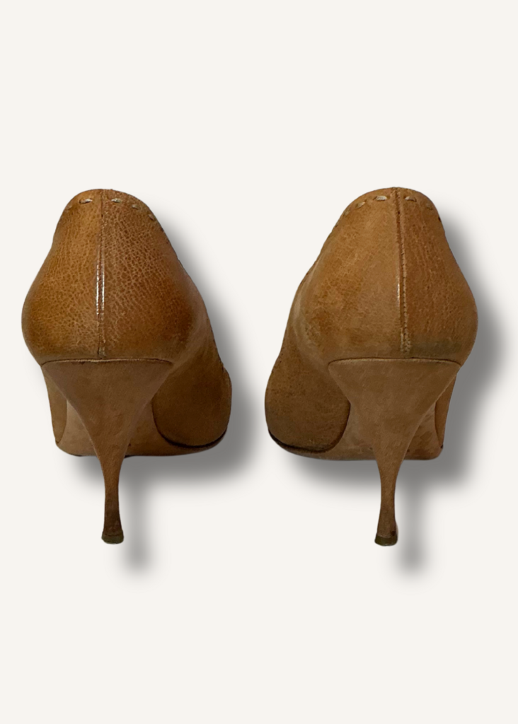 Prada Fivela Caramelo Scarpin Heels
