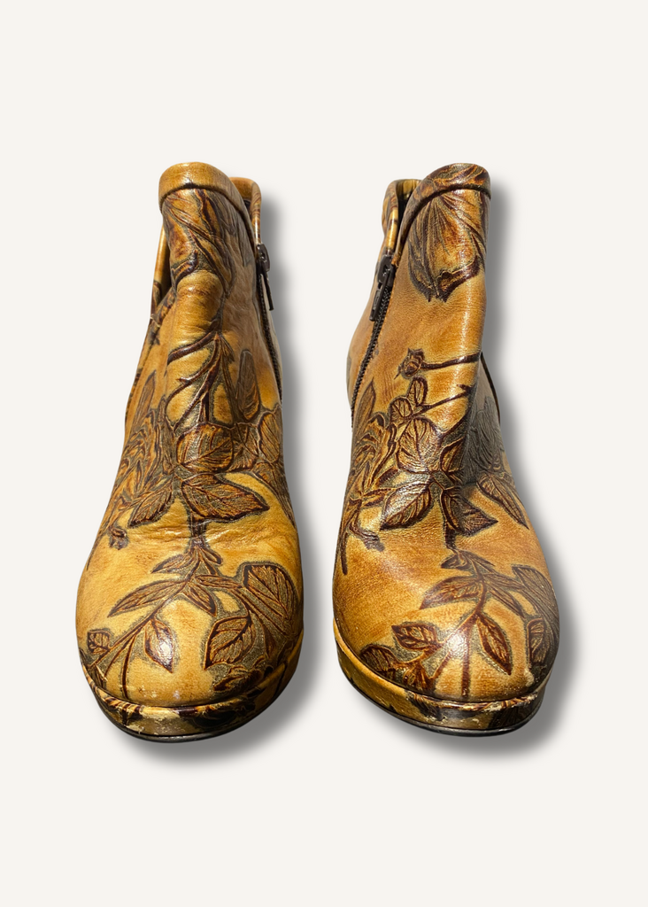 Cucieria Fiorentina Embossed Leather Boots